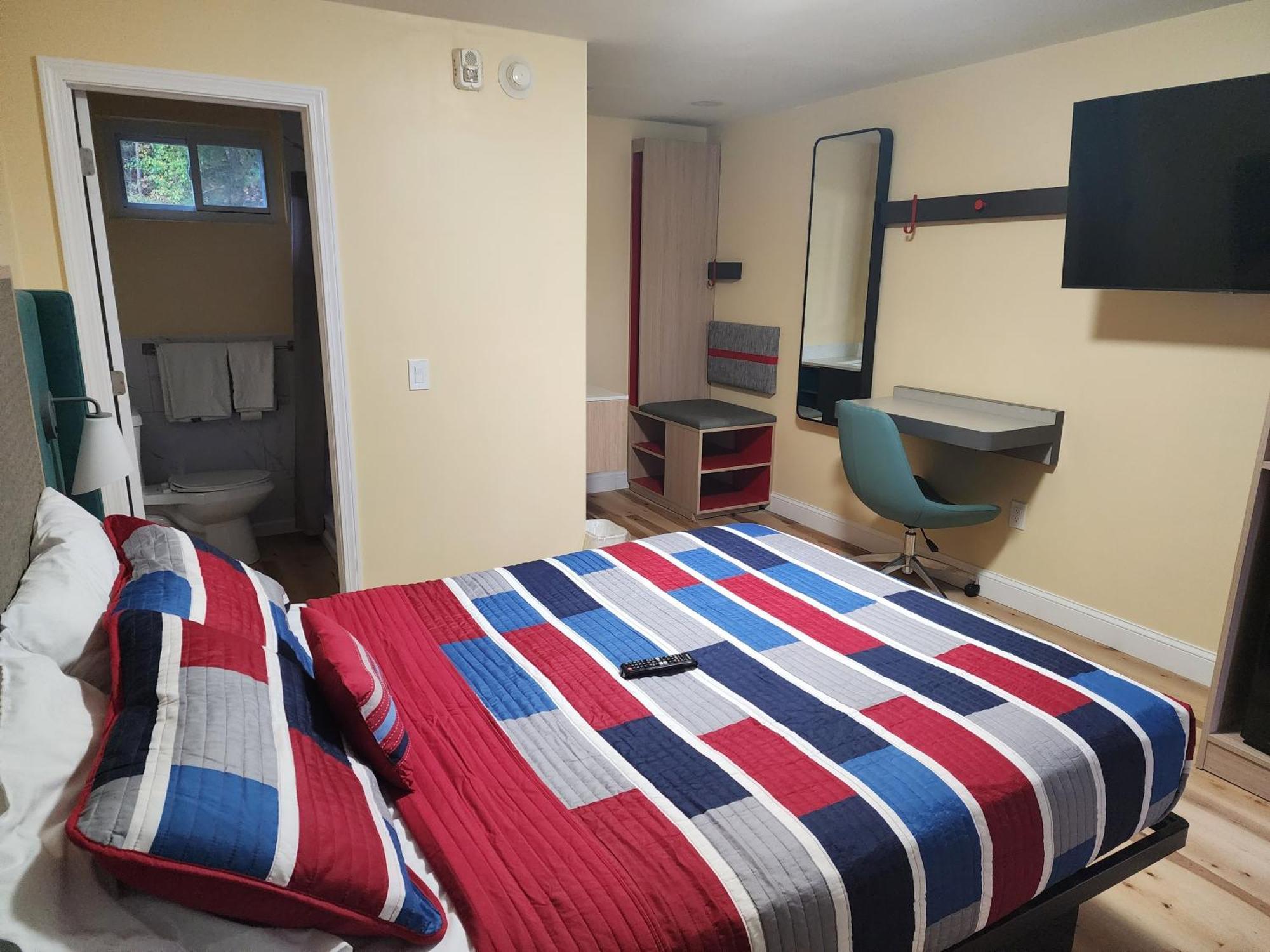 Americas Best Value Inn Providence-North Scituate Exterior photo