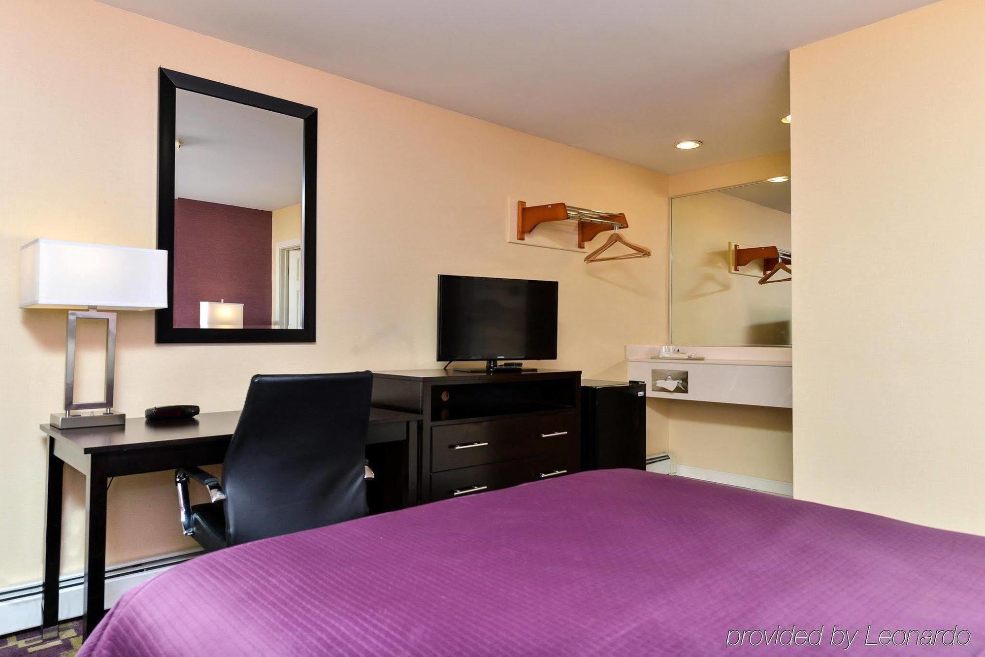 Americas Best Value Inn Providence-North Scituate Exterior photo